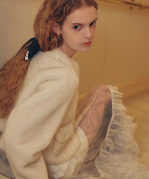 EIMY ISTOIRE(エイミーイストワール)の「EM GOLD BUTTON FAUX FUR JACKET(ノーカラージャケット・レディース・ホワイト/ライトグレー/ブラウン/ブラック/キャメル・36/38)」の12枚目の写真