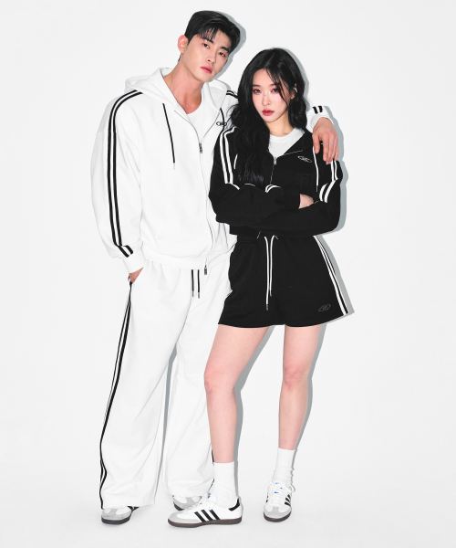 BORN TO WIN（ボーントゥウィン）の「W CHROME B TRACK LINE CROP HOODIE ZIP-UP [BLACK]（ジャージ・レディース・その他・1/2）」の8枚目の写真