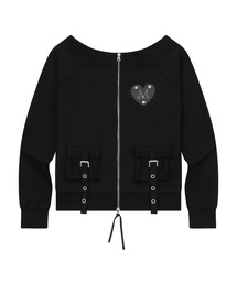 MUCENT（ムセント）の「Tir Metal Logo Heart Patch Off-Shoulder Zip-Up Man-to-Man (2 Colors)（スウェット）」