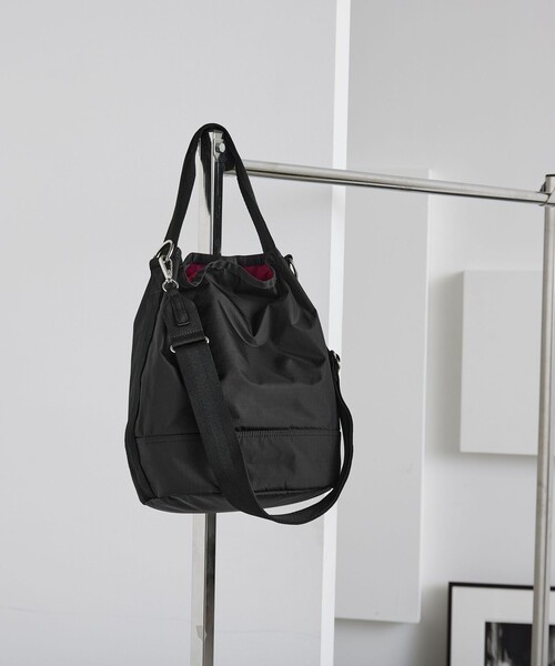 LeSportsac（レスポートサック）の「【別注】＜LeSportsac＞コンバーチブル バケット バッグ / ショルダーバッグ（ショルダーバッグ・レディース・ブラック/ベージュ・FREE）」の2枚目の写真