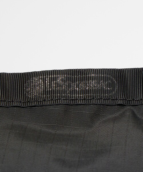 LeSportsac（レスポートサック）の「【別注】＜LeSportsac＞コンバーチブル バケット バッグ / ショルダーバッグ（ショルダーバッグ・レディース・ブラック/ベージュ・FREE）」の5枚目の写真