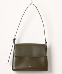 A.P.C.（アーペーセー）の「SAC VIRGINIE FLAP（ショルダーバッグ）」