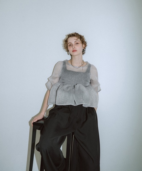 et.UNiVER(エトユニベール)の「Organza Peplum 3Piece(パンツドレス・レディース・ブラック×グレー/ベージュ/ブルー・SMALL/MEDIUM/LARGE)」の2枚目の写真