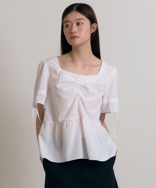 38COMEONCOMMON（38カモンコモン）の「Shirring Blouse (White)（シャツ/ブラウス・レディース・その他・FREE）」の2枚目の写真
