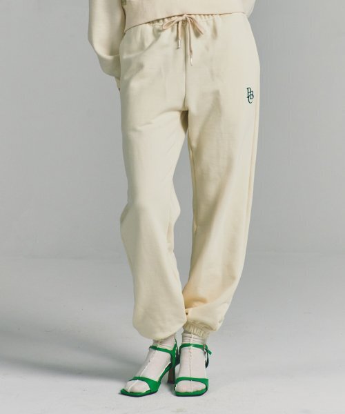 PAPERBOY(ペーパーボーイ)の「ウィメンズPBCスウェットパンツ-クリーム(スウェットパンツ・レディース・その他・SMALL/MEDIUM)」の1枚目の写真