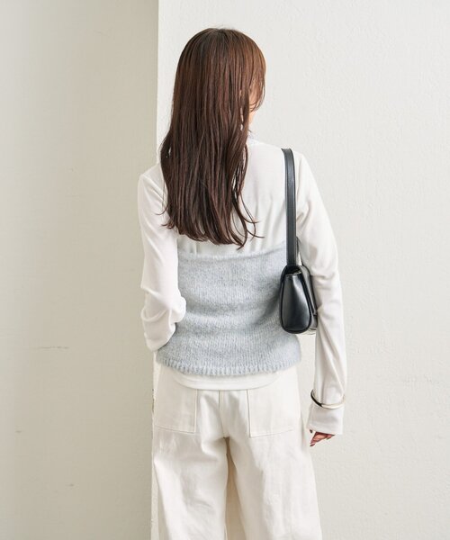 mystic(ミスティック)の「ふわふわホルターニットビスチェ(ニット/セーター・レディース・アイボリー/ブルー/ネイビー・FREE)」の21枚目の写真