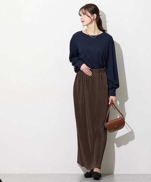 slattgir(スラットジール)の「高身長 きれいめラウンドネック袖ボリュームカットソートップス(トールサイズ)(Tシャツ/カットソー・レディース・ネイビー/ブラック/オフホワイト・T5L/T4L/T3L/TLL/TL/TM)」の8枚目の写真