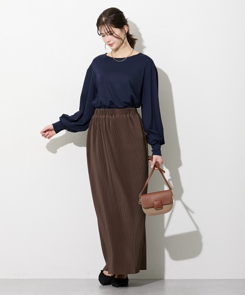 slattgir(スラットジール)の「高身長 きれいめラウンドネック袖ボリュームカットソートップス(トールサイズ)(Tシャツ/カットソー・レディース・ネイビー/ブラック/オフホワイト・T5L/T4L/T3L/TLL/TL/TM)」の11枚目の写真