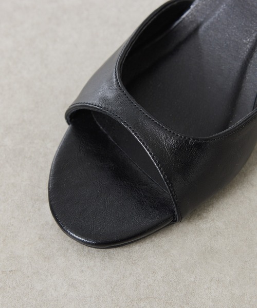 PAPILLONNER（パピヨネ）の「メタリックラウンドサンダル（サンダル・レディース・ブラック/シルバー・L/M/S）」の8枚目の写真