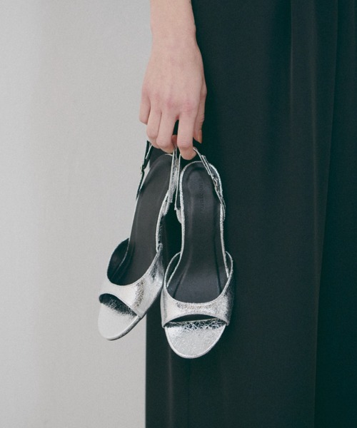 PAPILLONNER（パピヨネ）の「メタリックラウンドサンダル（サンダル・レディース・ブラック/シルバー・L/M/S）」の20枚目の写真