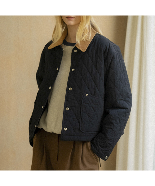 KNOWNBETTER（ノウンベター）の「Coloring diamond quilted jumper [KNFW04JP01]_[2color]（その他アウター・レディース・ブラック/Beige・FREE）」の2枚目の写真