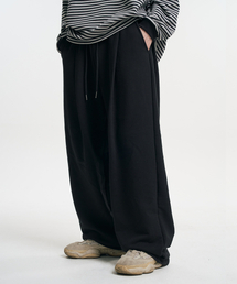 MOOVN（ムブン）の「エッセンシャルワンタックワイドスウェットパンツブラック（スウェットパンツ）」
