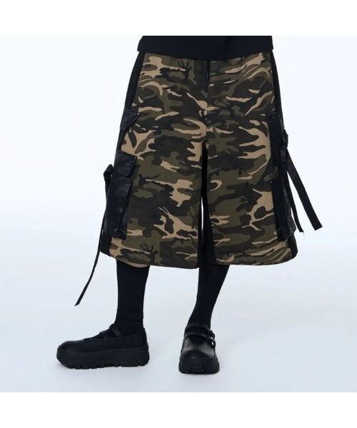 71TO96(チル ハナ トゥ グユク)の「Hanbok Fabric Cargo Bermuda Pants (Beige Camo)(その他パンツ・レディース・ベージュ系その他・FREE)」の1枚目の写真