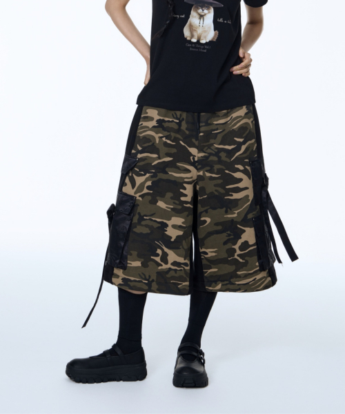 71TO96(チル ハナ トゥ グユク)の「Hanbok Fabric Cargo Bermuda Pants (Beige Camo)(その他パンツ・レディース・ベージュ系その他・FREE)」の3枚目の写真