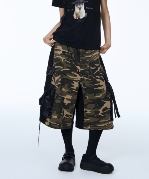 71TO96(チル ハナ トゥ グユク)の「Hanbok Fabric Cargo Bermuda Pants (Beige Camo)(その他パンツ・レディース・ベージュ系その他・FREE)」の4枚目の写真