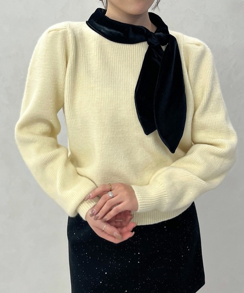 MISCH MASCH（ミッシュマッシュ）の「一部店舗限定 配色リボンボウタイ風ニットプルオーバー（ニット/セーター・レディース・ホワイト/チャコールグレー・ﾌﾘ-）」の3枚目の写真
