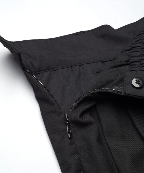 NO ID.(ノーアイディ)の「【NO ID.】Hakama Pleats Trousers / ハカマ プリーツ トラウザーズ(スラックス・メンズ・ブラック/グレー・2/1)」の7枚目の写真
