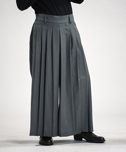 NO ID.(ノーアイディ)の「【NO ID.】Hakama Pleats Trousers / ハカマ プリーツ トラウザーズ(スラックス・メンズ・ブラック/グレー・2/1)」の8枚目の写真