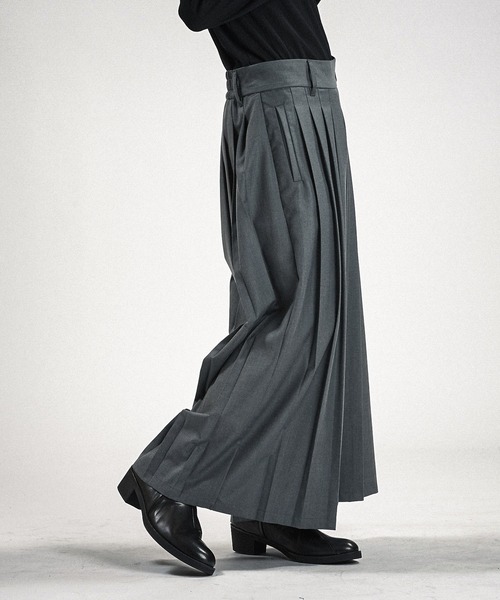 NO ID.(ノーアイディ)の「【NO ID.】Hakama Pleats Trousers / ハカマ プリーツ トラウザーズ(スラックス・メンズ・ブラック/グレー・2/1)」の9枚目の写真