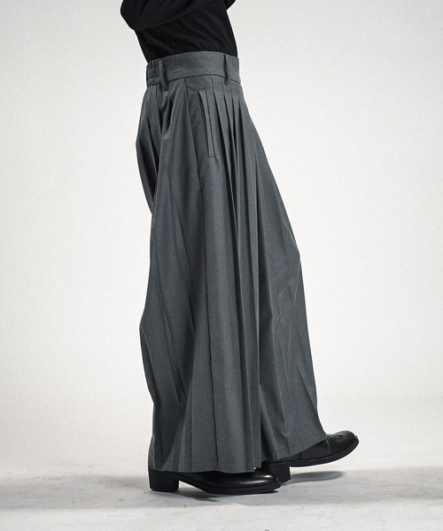 NO ID.(ノーアイディ)の「【NO ID.】Hakama Pleats Trousers / ハカマ プリーツ トラウザーズ(スラックス・メンズ・ブラック/グレー・2/1)」の13枚目の写真