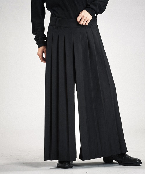 NO ID.(ノーアイディ)の「【NO ID.】Hakama Pleats Trousers / ハカマ プリーツ トラウザーズ(スラックス・メンズ・ブラック/グレー・2/1)」の17枚目の写真