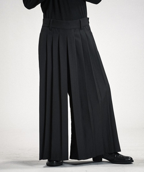 NO ID.(ノーアイディ)の「【NO ID.】Hakama Pleats Trousers / ハカマ プリーツ トラウザーズ(スラックス・メンズ・ブラック/グレー・2/1)」の19枚目の写真