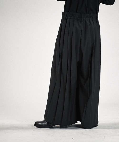 NO ID.(ノーアイディ)の「【NO ID.】Hakama Pleats Trousers / ハカマ プリーツ トラウザーズ(スラックス・メンズ・ブラック/グレー・2/1)」の22枚目の写真