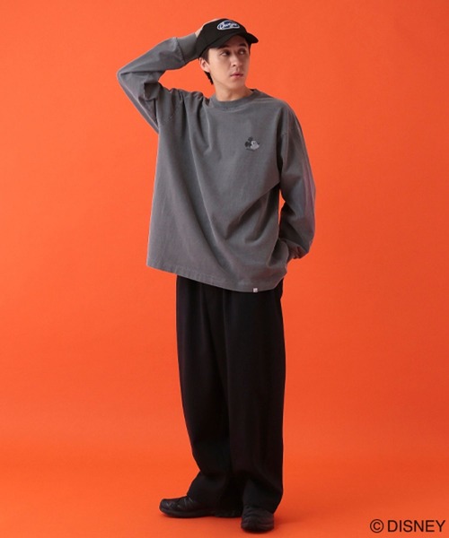 GEORGE'S(ジョージズ)の「【DISNEY】ミッキーマウス/ロンT【UNISEX】(Tシャツ/カットソー・メンズ・スミクロ/オフホワイト/サックスブルー・LARGE/MEDIUM)」の2枚目の写真