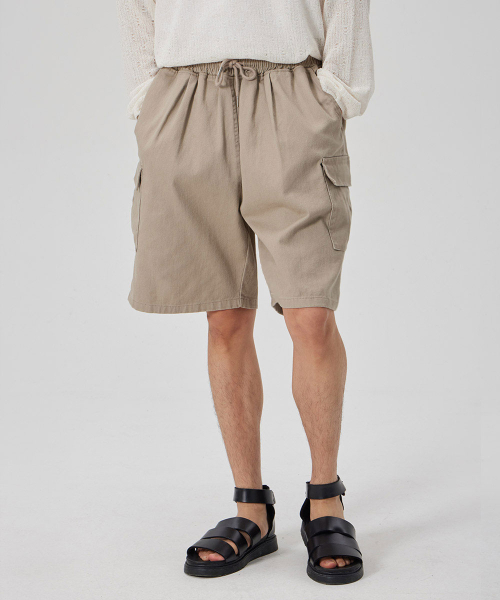 MAKEITTO(メイキット)の「6 POCKETS SEMI WIDE CARGO HALF PANTS_KHAKI(その他パンツ・メンズ・その他・MEDIUM/LARGE/X-LARGE)」の1枚目の写真