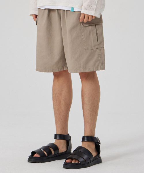 MAKEITTO(メイキット)の「6 POCKETS SEMI WIDE CARGO HALF PANTS_KHAKI(その他パンツ・メンズ・その他・MEDIUM/LARGE/X-LARGE)」の2枚目の写真