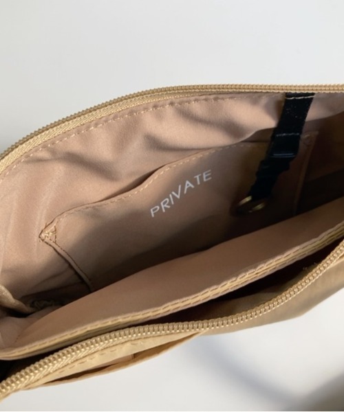 EARTH MADE（アースメイド）の「8POCKET INSIDE PRINT サコッシュ（ショルダーバッグ・レディース・ライトグレー/ブラック/ブラウン/ブルー/ダークグレー/サンドベージュ/ブルーグレー/キャメル/ライトピンク/ライトベージュ/レモンイエロー/ダークネイビー・FREE）」の16枚目の写真