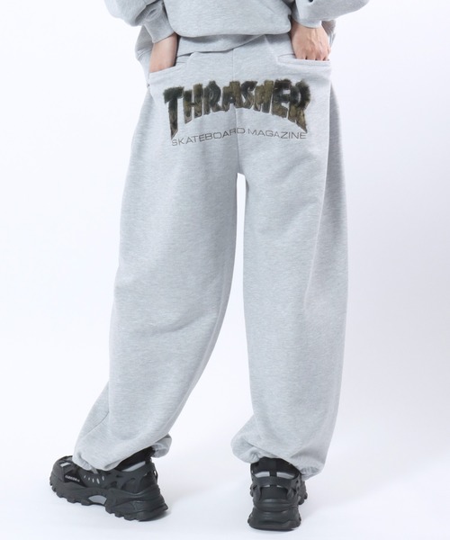 THRASHER(スラッシャー)の「THRASHER(スラッシャー)ヒップロゴ スウェットパンツ/選べるロゴデザイン(ラインストーン・アップリケ・ファーロゴ)/ユニセックス(スウェットパンツ・メンズ・アッシュグレー/ピンク/ブラック系1/ブラック系2/ブラック系3・M/L/XL)」の4枚目の写真