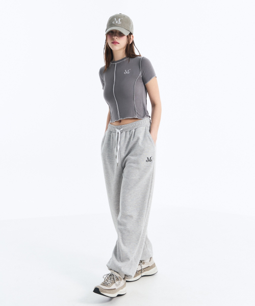 MUCENT(ムセント)の「デンバー ワイド スウェット ジョガーパンツ 男女共用 (6カラー)(スウェットパンツ・レディース・ホワイト/ブラック/ダークグリーン/グレー/ブルー・1/2)」の10枚目の写真
