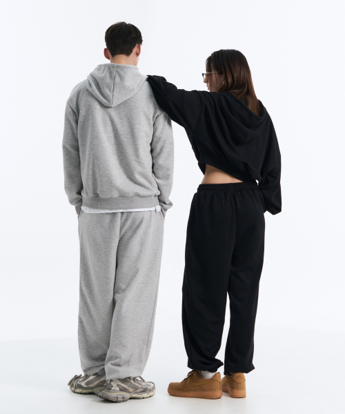 MUCENT（ムセント）の「デンバー ワイド スウェット ジョガーパンツ 男女共用 (6カラー)（スウェットパンツ・レディース・ホワイト/ブラック/ダークグリーン/グレー/ブルー・1/2）」の9枚目の写真