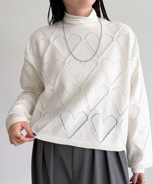 fredy emue（フレディエミュ）の「LINEN混ハート透かし柄ニット（ニット/セーター・レディース・オフホワイト/ブルー/チャコールグレー・38）」の4枚目の写真