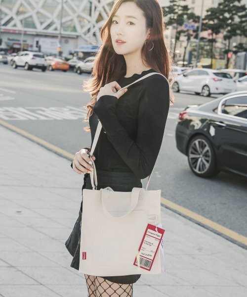 The EARTH(ジアース)の「CHEAPEST FLIGHT ECO BAG - ECRU(エコバッグ/サブバッグ・レディース・その他・FREE)」の1枚目の写真