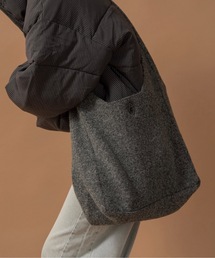 lawgy（ラウジー）の「embroidery logo one handle knit bag / エンブロイダリーロゴワンハンドルニットバッグ（トートバッグ）」