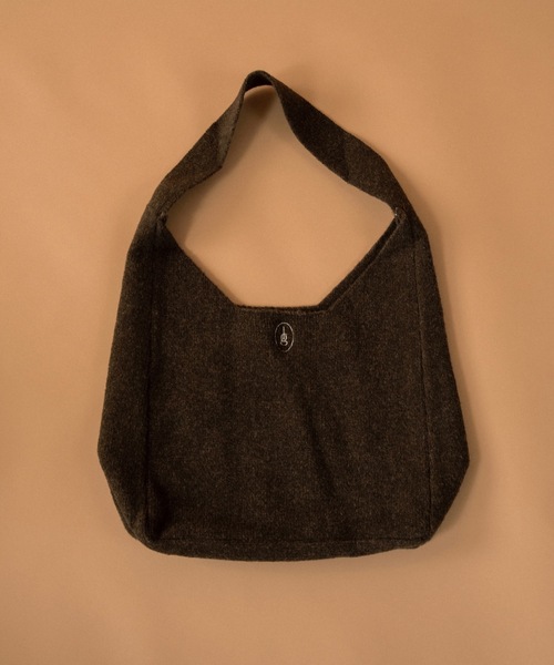 lawgy（ラウジー）の「embroidery logo one handle knit bag / エンブロイダリーロゴワンハンドルニットバッグ（トートバッグ・レディース・ダークブラウン/ミックスグレー/オートミール・FREE）」の8枚目の写真