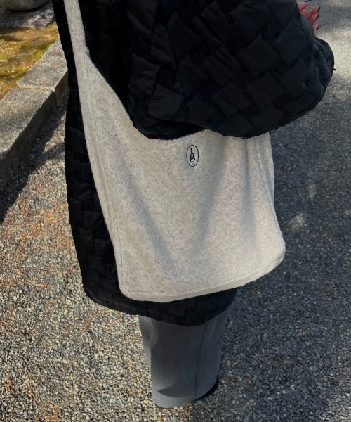 lawgy（ラウジー）の「embroidery logo one handle knit bag / エンブロイダリーロゴワンハンドルニットバッグ（トートバッグ・レディース・ダークブラウン/ミックスグレー/オートミール・FREE）」の17枚目の写真