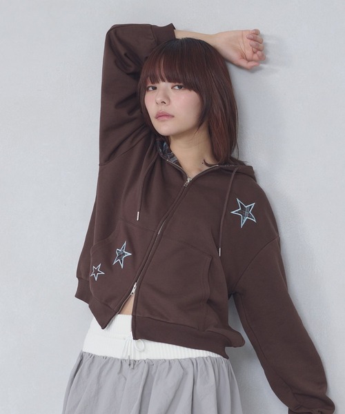 FCMM(エフシーエムエム)の「【日本限定】CHECK STAR HOODIE / チェックスターフーディ(パーカー・レディース・グレー/ブラウン・MEDIUM/SMALL)」の2枚目の写真