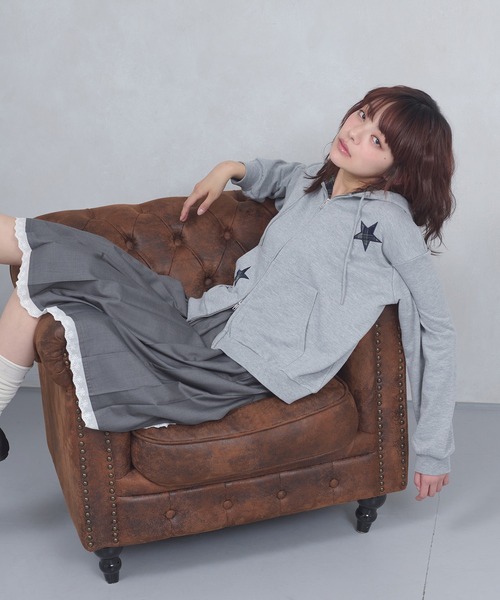 FCMM(エフシーエムエム)の「【日本限定】CHECK STAR HOODIE / チェックスターフーディ(パーカー・レディース・グレー/ブラウン・MEDIUM/SMALL)」の9枚目の写真