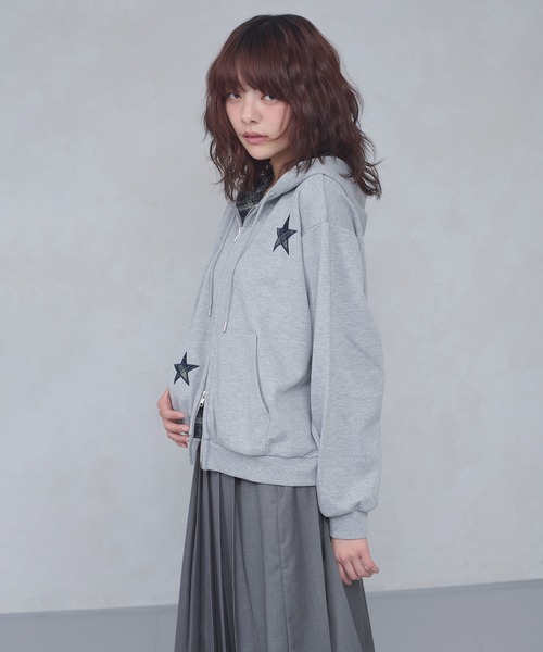 FCMM(エフシーエムエム)の「【日本限定】CHECK STAR HOODIE / チェックスターフーディ(パーカー・レディース・グレー/ブラウン・MEDIUM/SMALL)」の5枚目の写真