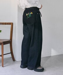 ear PAPILLONNER（イアパピヨネ）の「ポケット刺繍デニム【SUM1 STYLE】（デニムパンツ）」