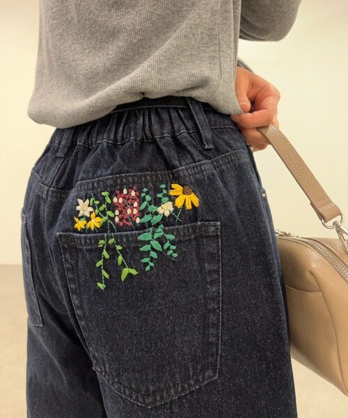 ear PAPILLONNER（イアパピヨネ）の「ポケット刺繍デニム【SUM1 STYLE】（デニムパンツ・レディース・ブルー系その他/インディゴブルー・FREE）」の2枚目の写真