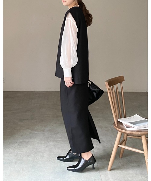 She's Closet(シーズクローゼット)の「Vネックベスト&ストレートスカートスーツセットアップ(セットアップ・レディース・ブラック/グレー・M/L)」の3枚目の写真