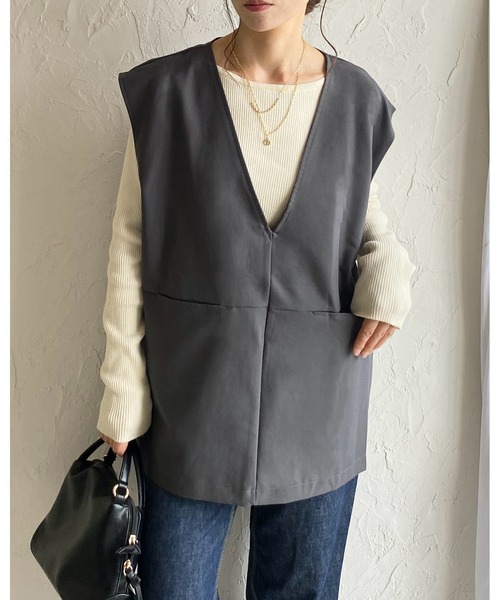 She's Closet(シーズクローゼット)の「Vネックベスト&ストレートスカートスーツセットアップ(セットアップ・レディース・ブラック/グレー・M/L)」の20枚目の写真
