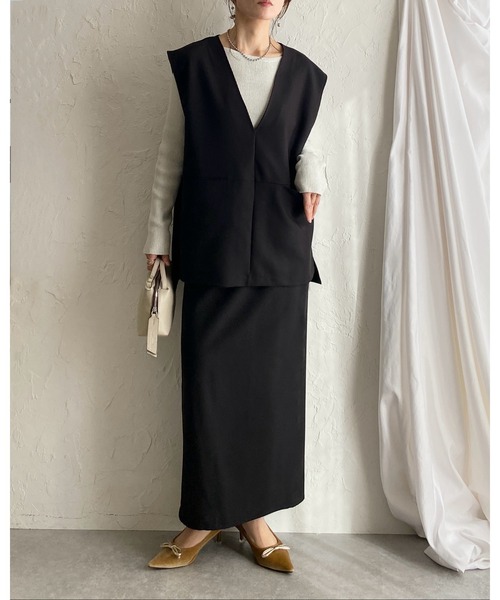 She's Closet(シーズクローゼット)の「Vネックベスト&ストレートスカートスーツセットアップ(セットアップ・レディース・ブラック/グレー・M/L)」の22枚目の写真