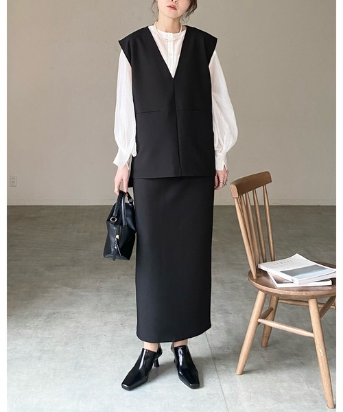 She's Closet(シーズクローゼット)の「Vネックベスト&ストレートスカートスーツセットアップ(セットアップ・レディース・ブラック/グレー・M/L)」の8枚目の写真