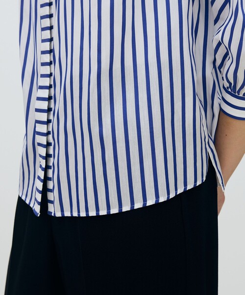 TOMORROWLAND collection（トゥモローランドコレクション）の「トラックストライプ ギャザーブラウス（シャツ/ブラウス・レディース・ブルー系その他2・36）」の8枚目の写真