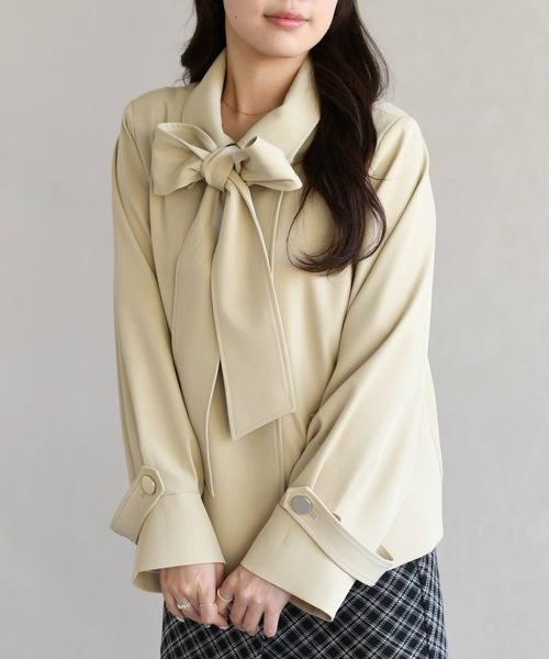 31 Sons de mode（トランテアン　ソン　ドゥ　モード）の「2026春夏新作 リボンタイ付きブルゾン（ブルゾン・レディース・ベージュ/インディゴブルー・ﾌﾘ-）」の5枚目の写真